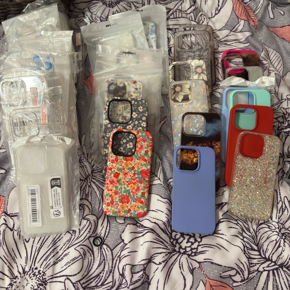 35 iPhone 14 Pro cases